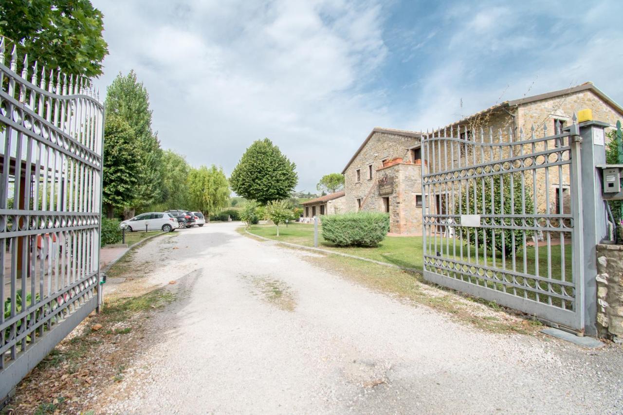 Casa Vacanze Vecchio Granaio Magione Exterior foto