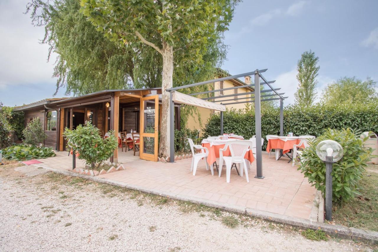 Casa Vacanze Vecchio Granaio Magione Exterior foto