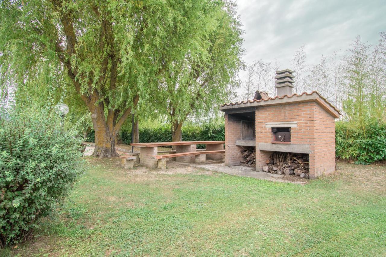 Casa Vacanze Vecchio Granaio Magione Exterior foto