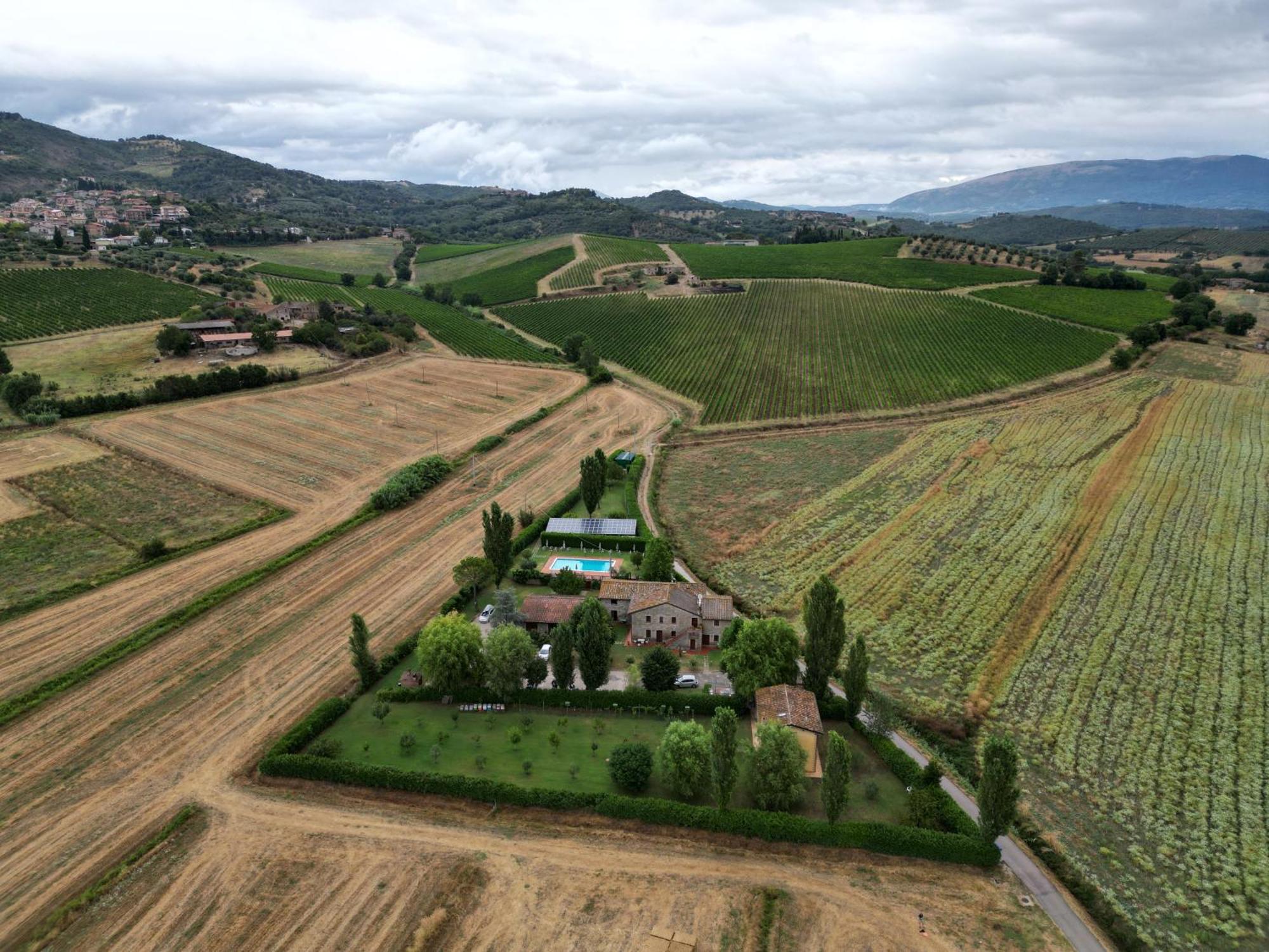 Casa Vacanze Vecchio Granaio Magione Exterior foto