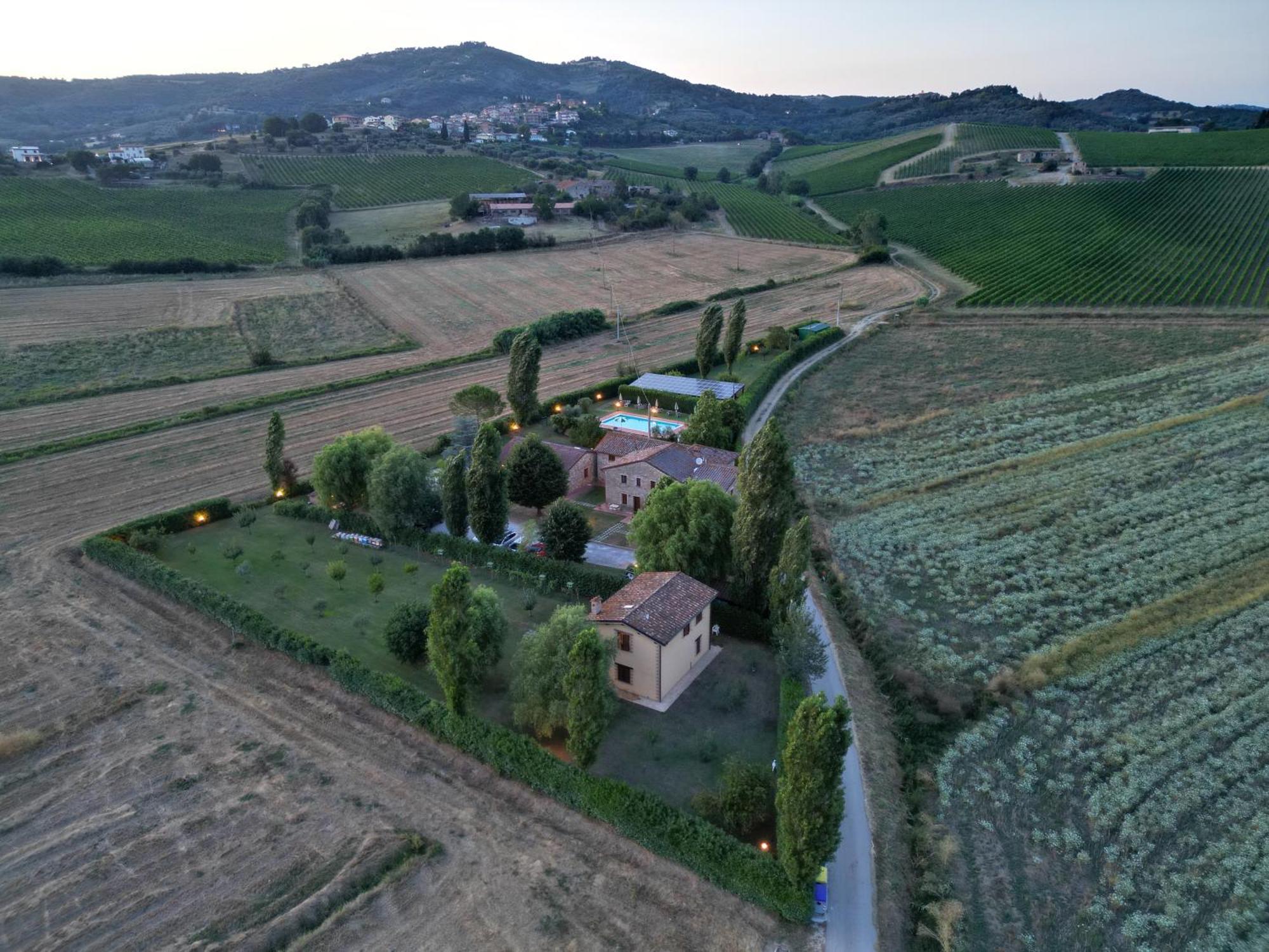 Casa Vacanze Vecchio Granaio Magione Exterior foto