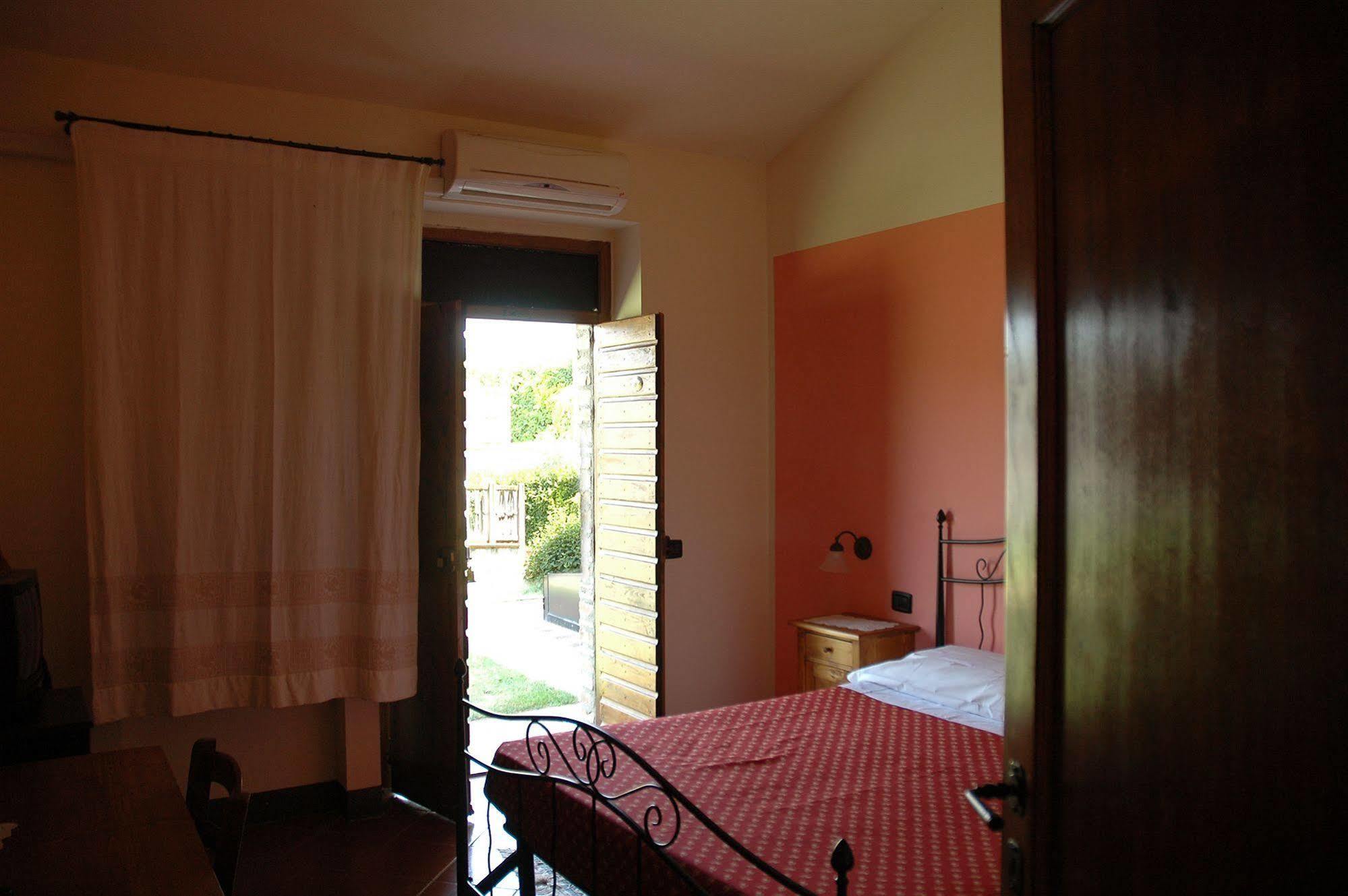 Casa Vacanze Vecchio Granaio Magione Exterior foto